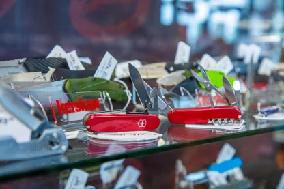 knives