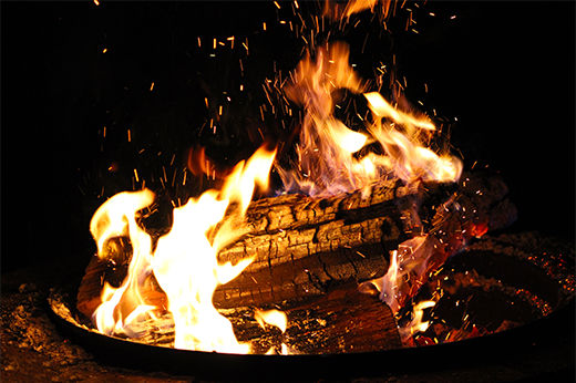 7 Easy and Affordable DIY Fire Pit Ideas