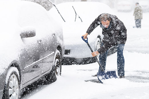 Preparing an Emergency Snow Storm Car Kit