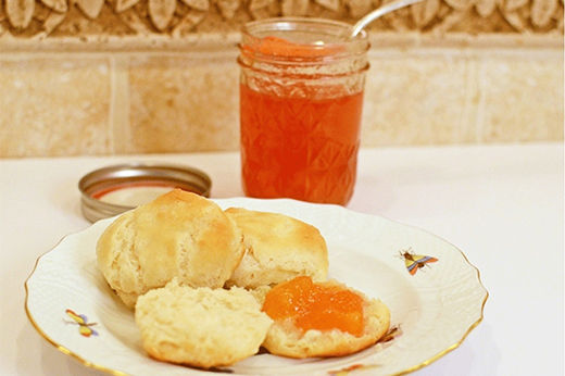 How I Canned My Own Peach Jam