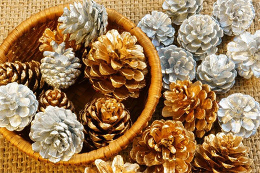 Holiday Decorating with Spray Paint