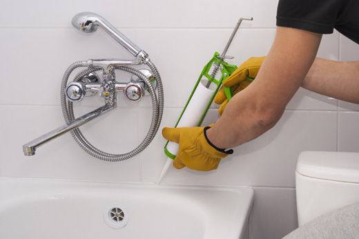 How to Caulk a Shower or Bathtub