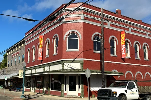 Hometown Hardware, located in beautiful Myrtle Point Oregon, is committed to quality service and meeting the specific needs of our customers.