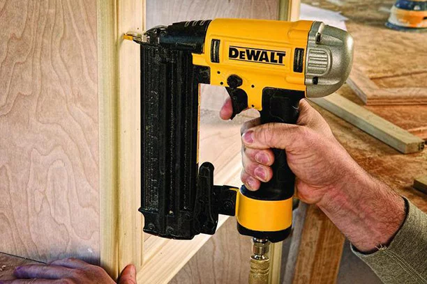 Power Tools & Hand Tools