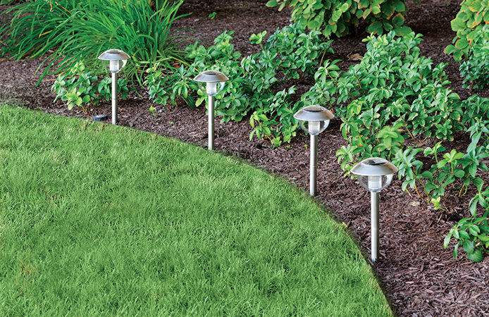 Solar garden lighting