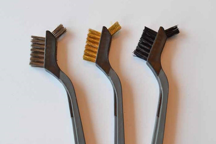metal brushes used to remove rust on fountain