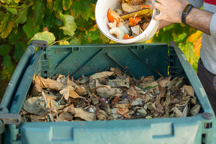 composting bin for leaves