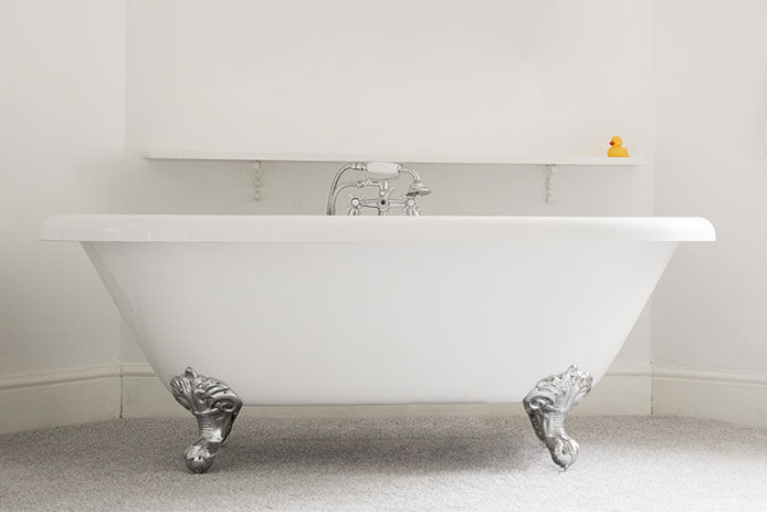 How to Paint a Ceramic Tub or Sink