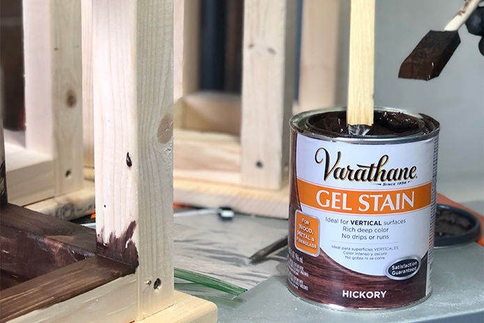 A can of Varathane gel stain in hickory