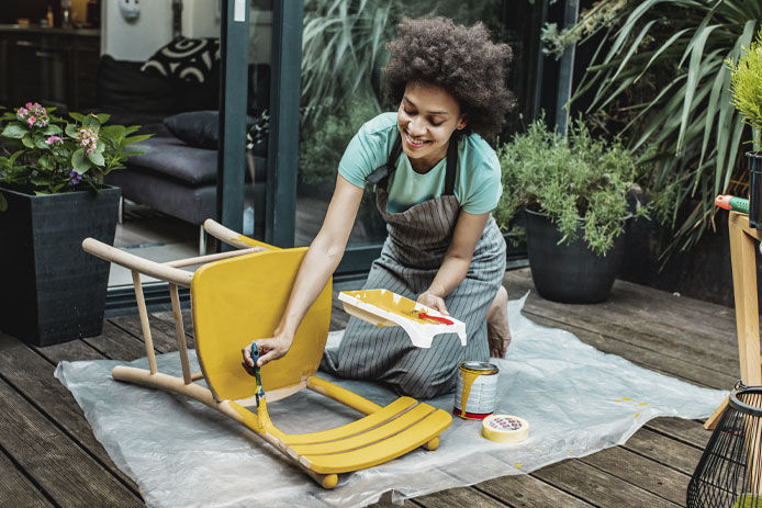 Painting a chair yellow