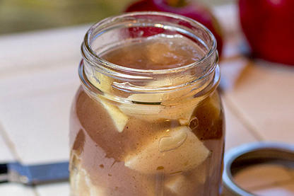Canned apple pie filling