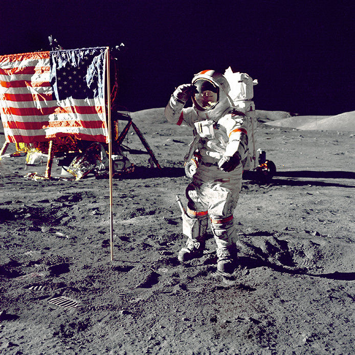 Saulting a flag on the moon