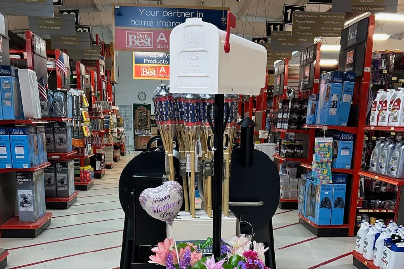 AL&M Sealy Hardware store inside
