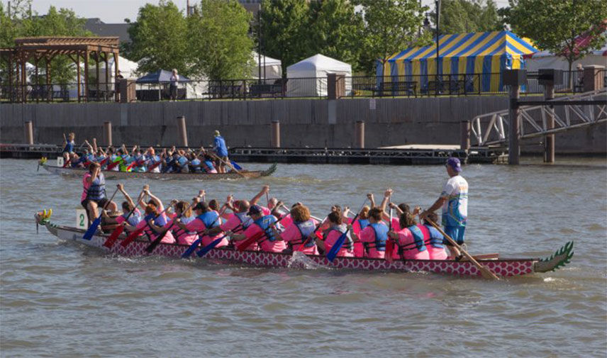 Valu crew in the dragon boat