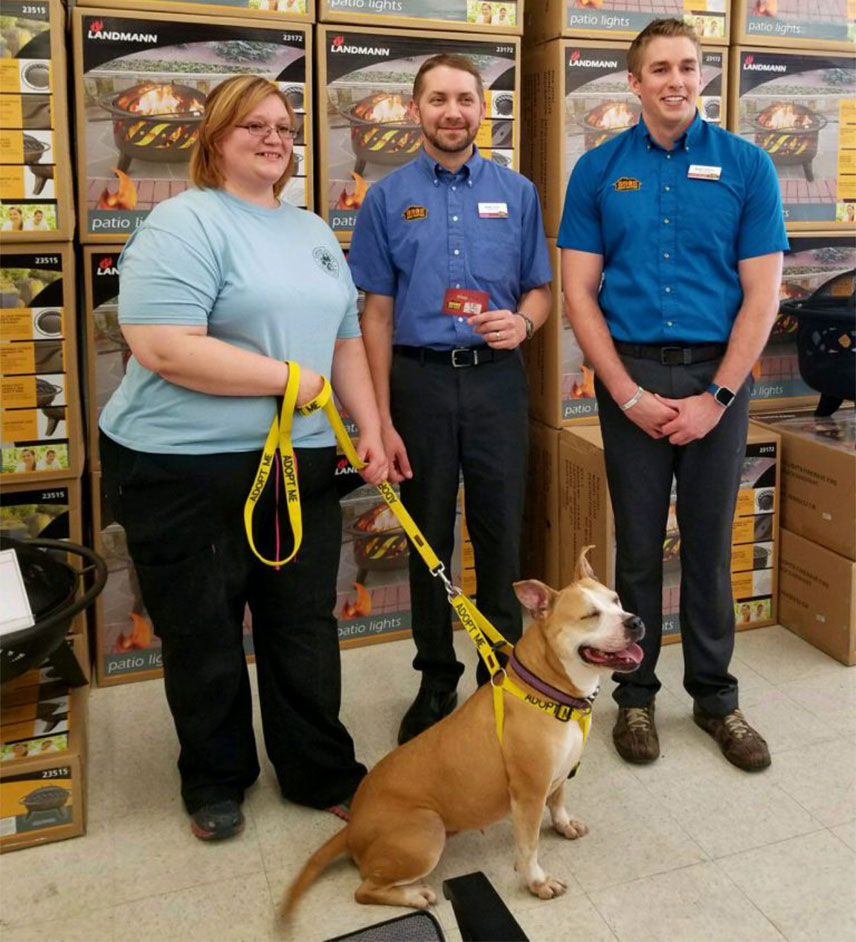 Valu team donating to the Human Society of Schuyler County