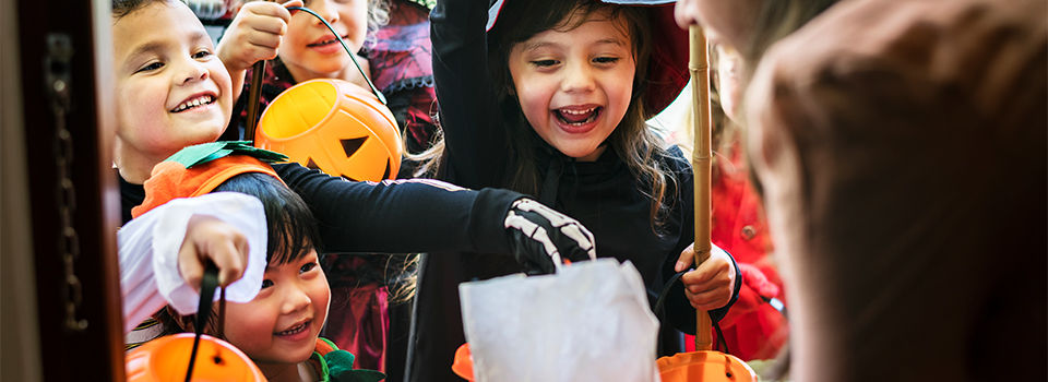Children trick or treating on Halloween