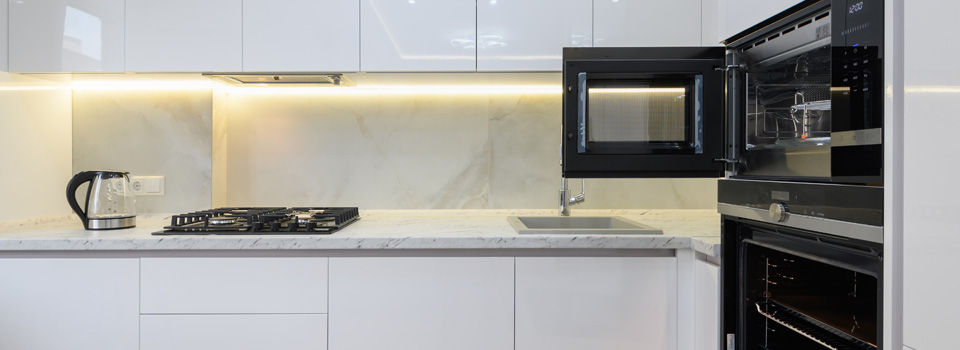 Under cabinet lighting