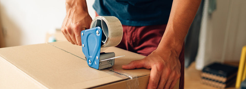 Taping a box to move