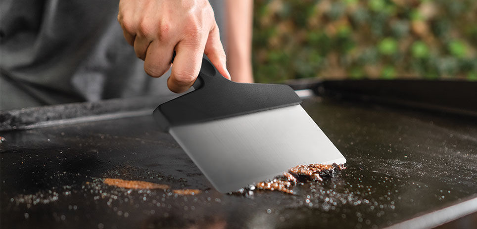 Cleaning a griddle