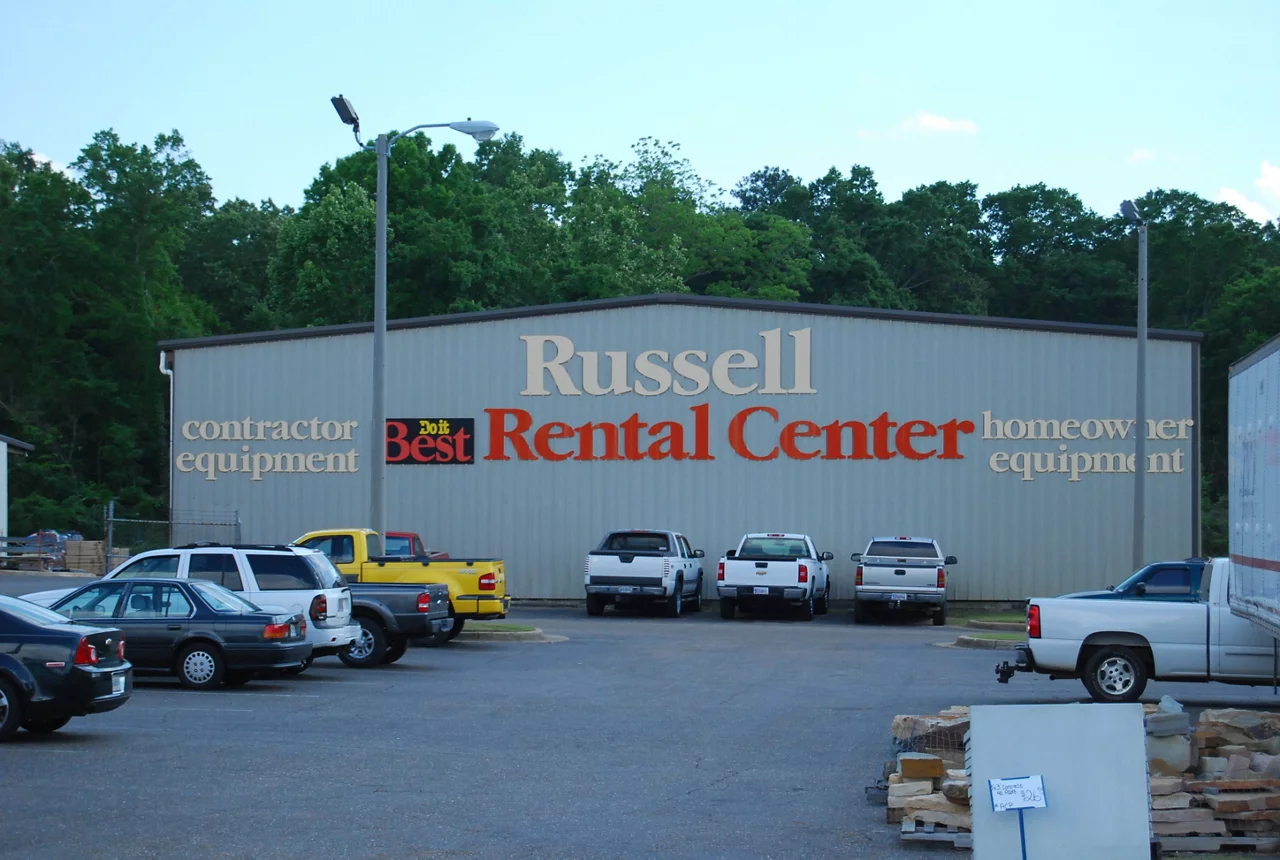 Exterior of a equipment rental center in Prattville Alabama