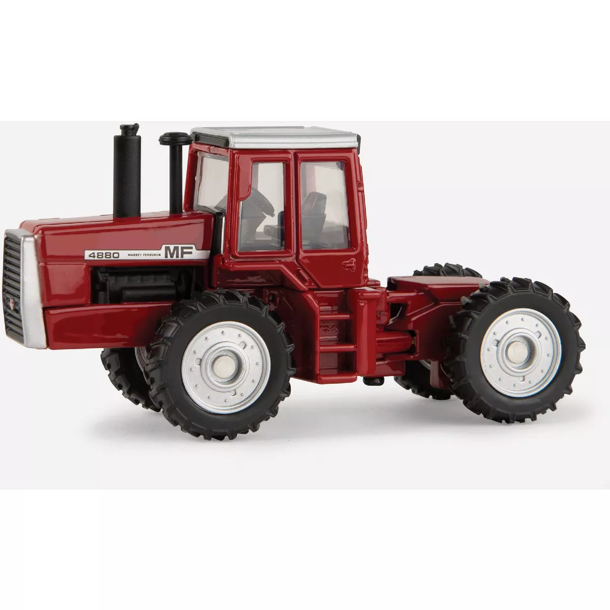 Massey Ferguson 4880 1:64 Tractor