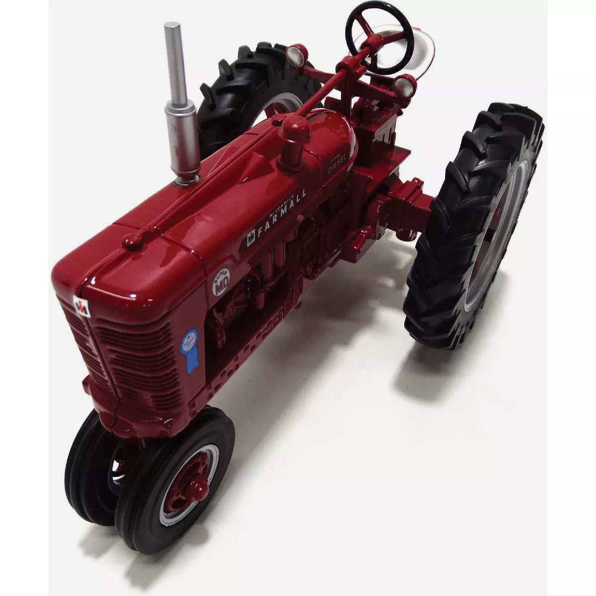 Farmall Super MD 1:16 Die-Cast Metal Tractor