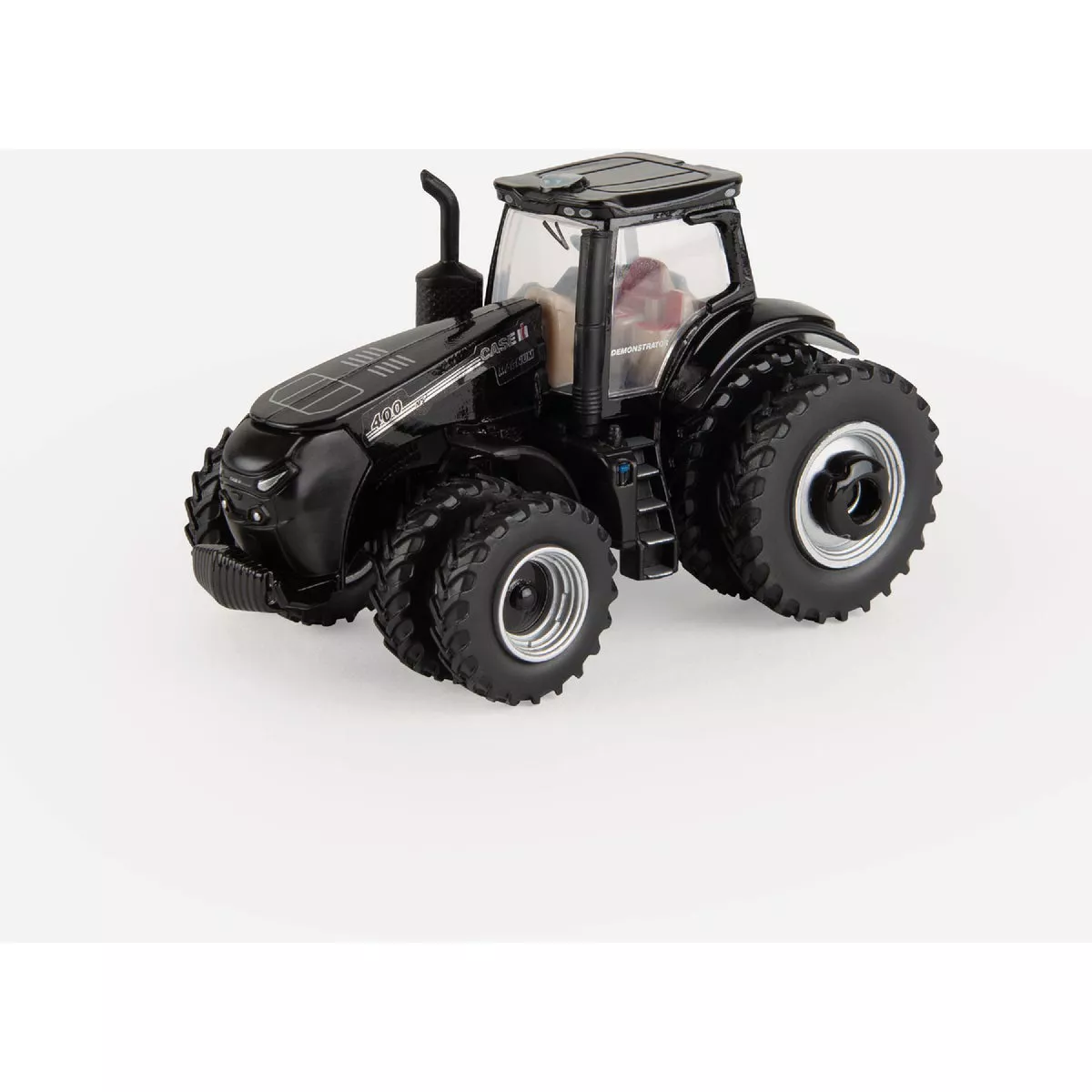 Case IH Magnum 400 Black Knight 1:64 Tractor