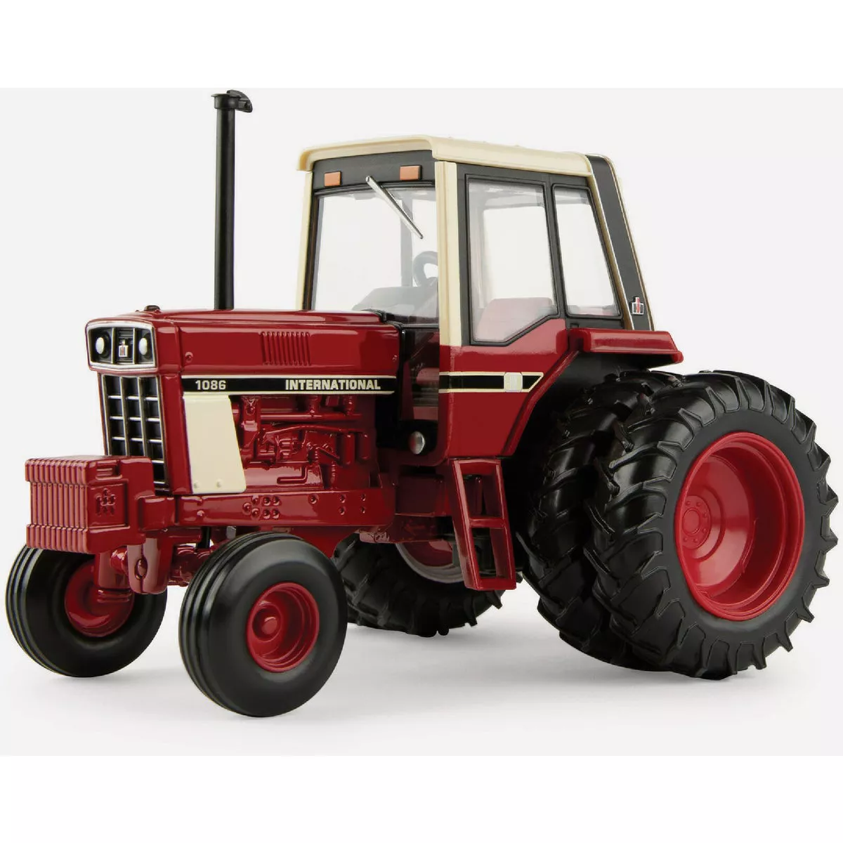 Case IH 1086 1:32 Tractor with Duals-