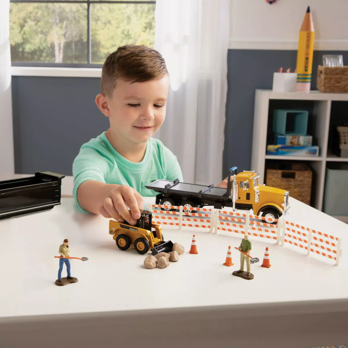 John Deered 1:32 Switch & Load Construction Playset - photo 2