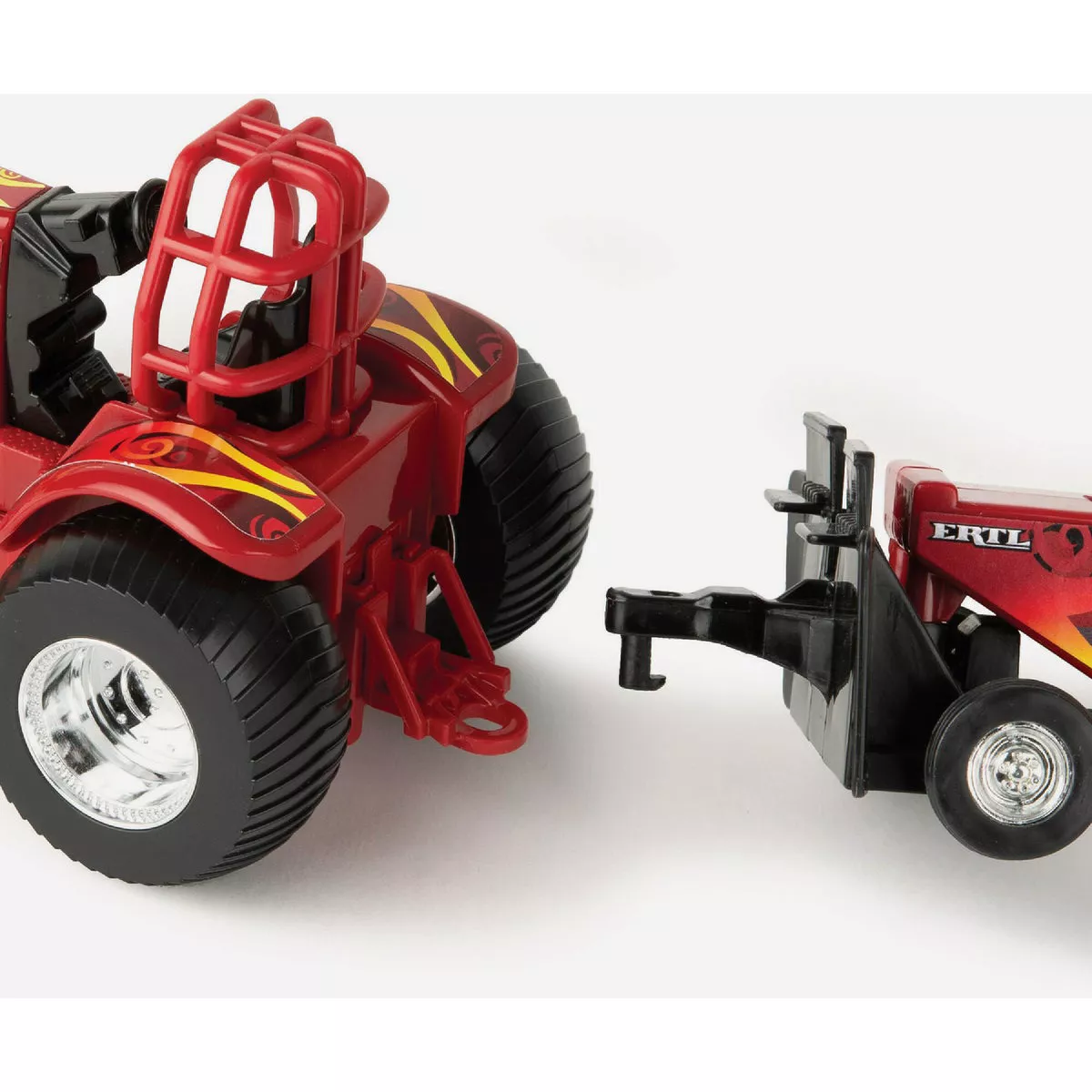 Case IH 1:32 Pull Back Puller Tractor & Sled Toy Set- - photo 3