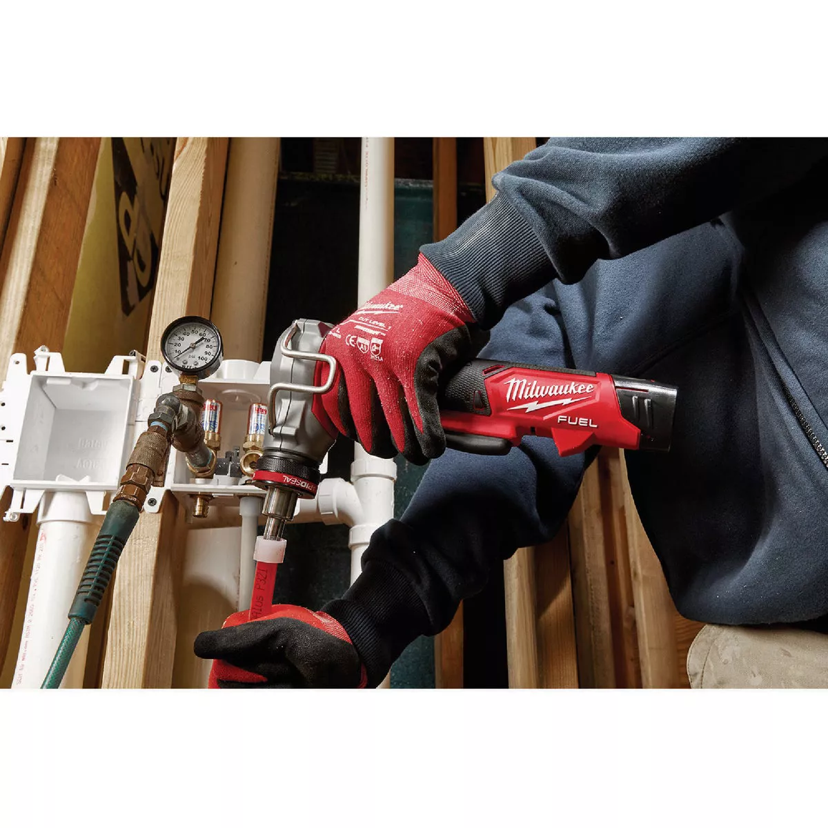 Milwaukee M12 FUEL ProPEX Expander Kit with 1/2 In. to 1 In. RAPID SEAL ...