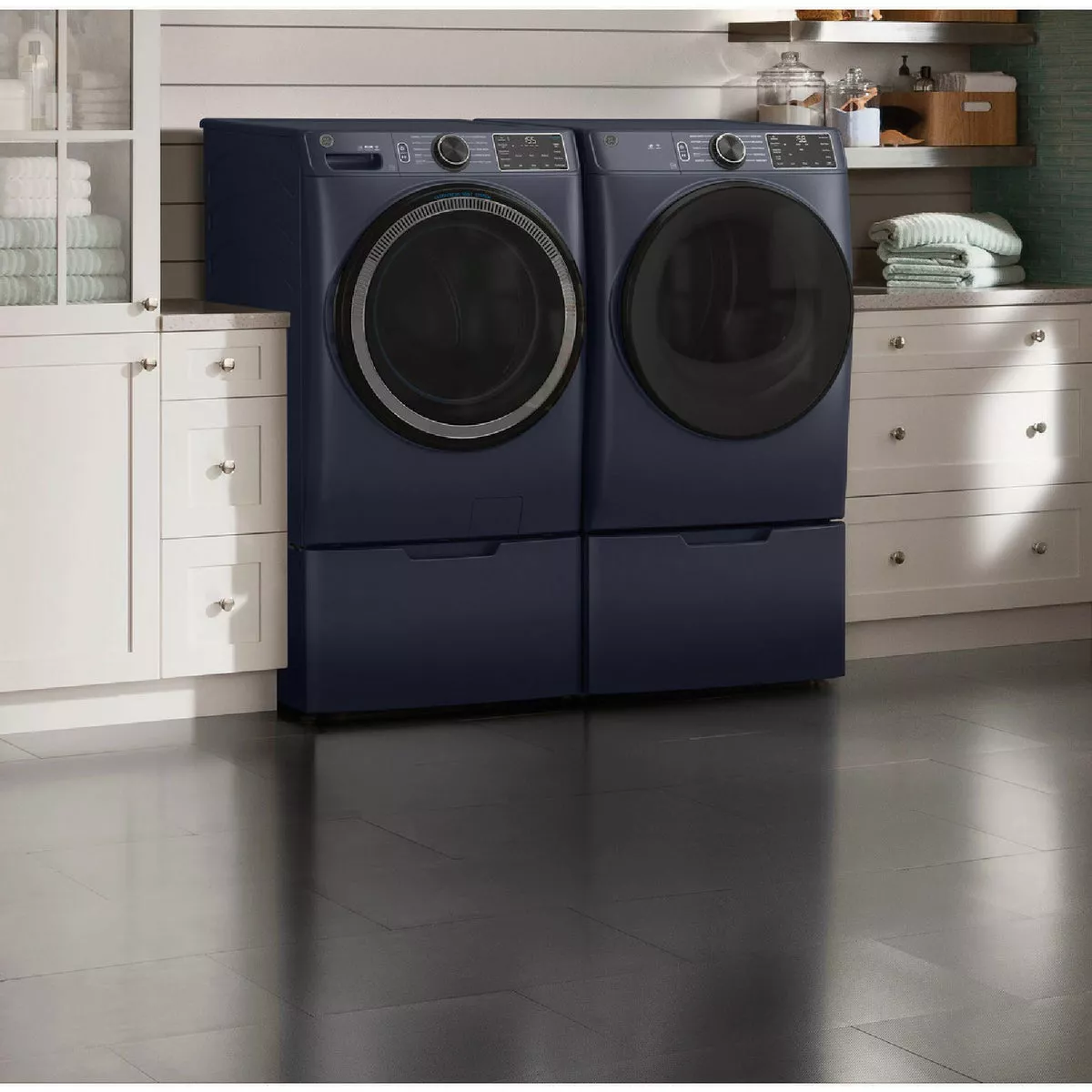 GE 16 In. Washer & Dryer Pedestal, Sapphire Blue - photo 3