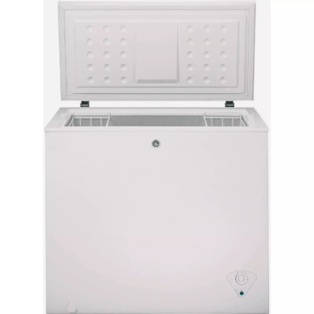 GE 7.0 Cu. Ft. Manual Defrost Chest Freezer, White - photo 2