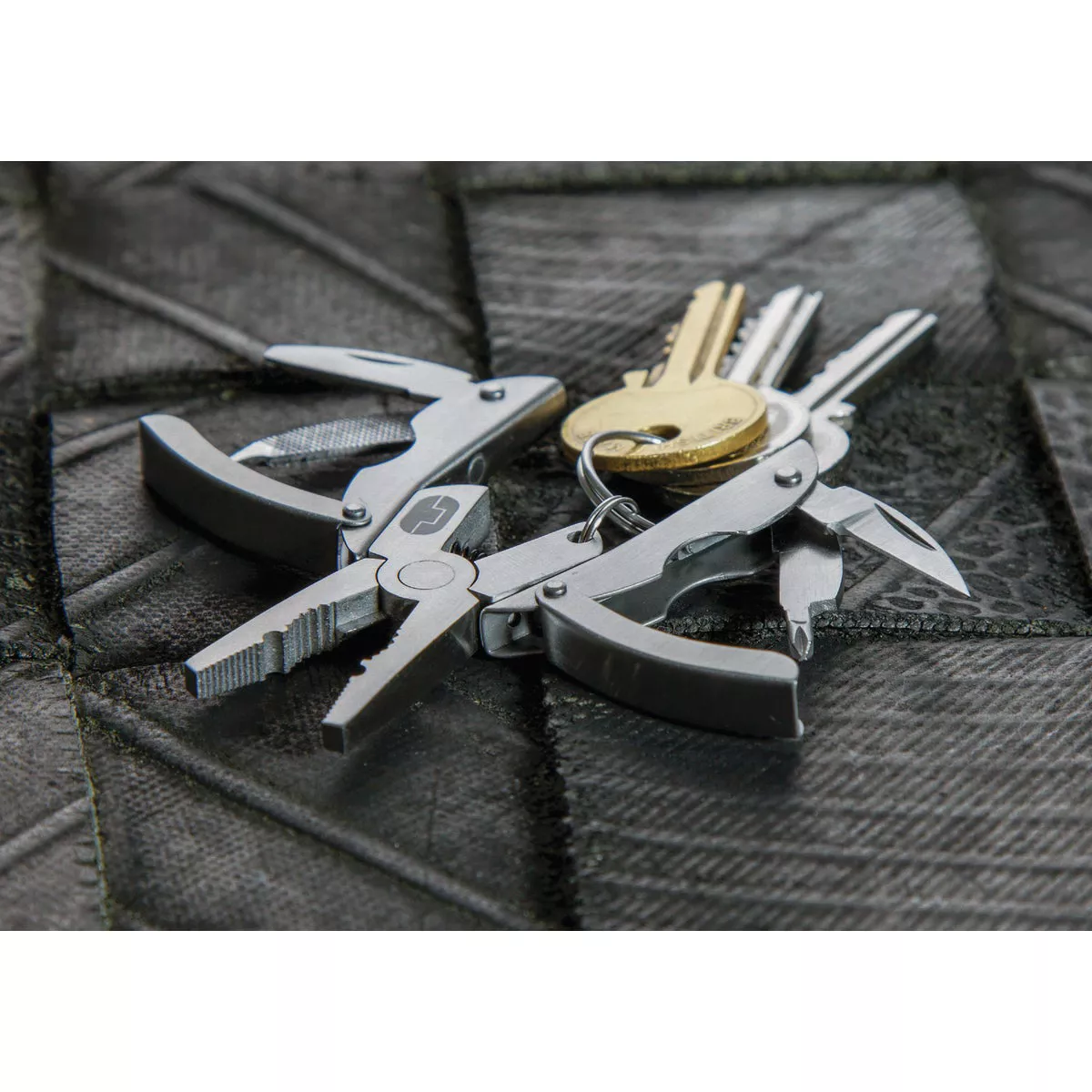 True Utility Scarab-7-In-1-Pliers/Keychain/Keyring | True Value Hardware