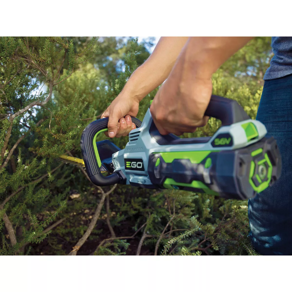 EGO POWER+ 24 In. Brushless Cordless Hedge Trimmer with 2.5 Ah Battery & Charger - photo 2