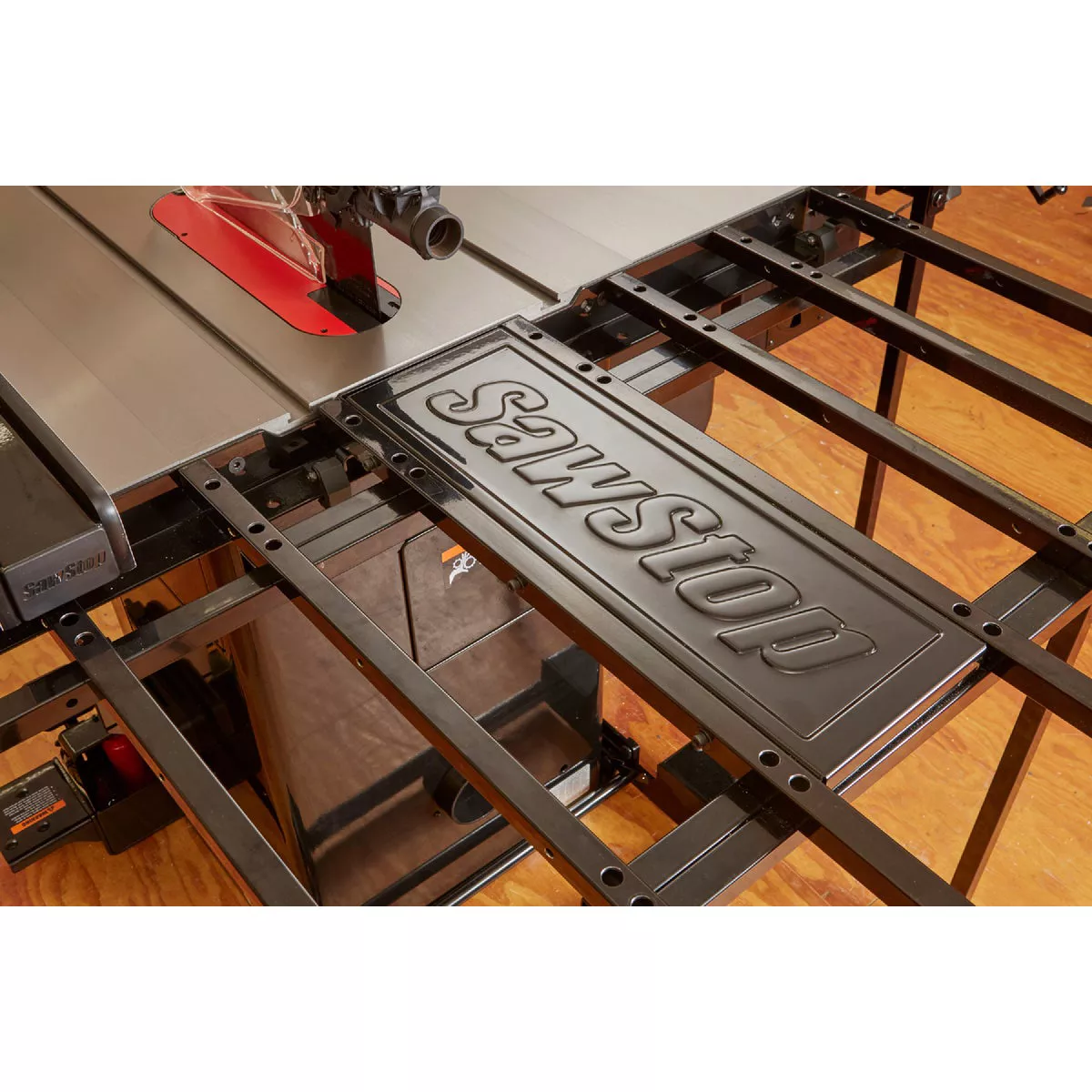 SawStop Folding Outfeed Table - photo 3