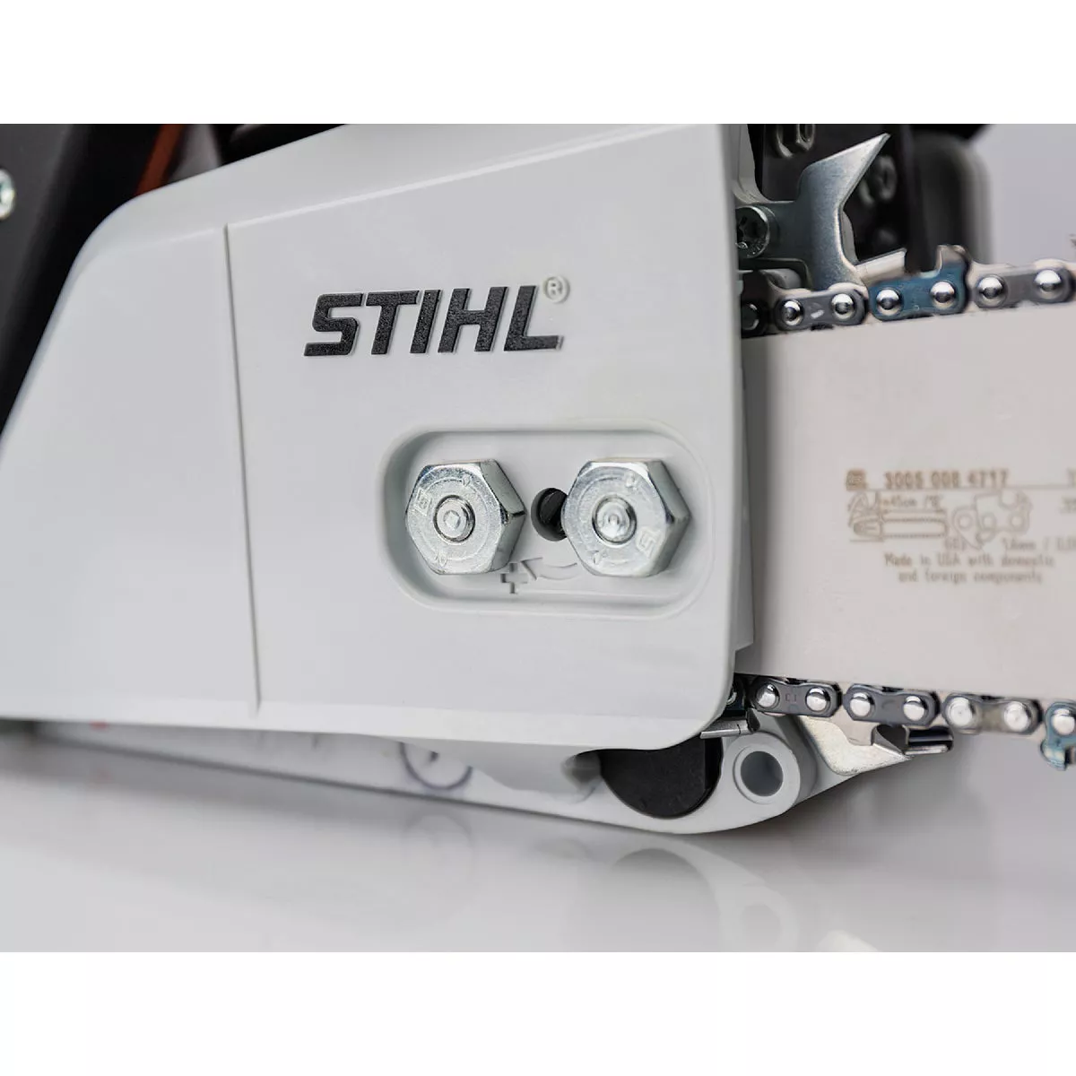 STIHL MS 250 18 In. Gas Chainsaw with 26 RM3 68 Chain - photo 3