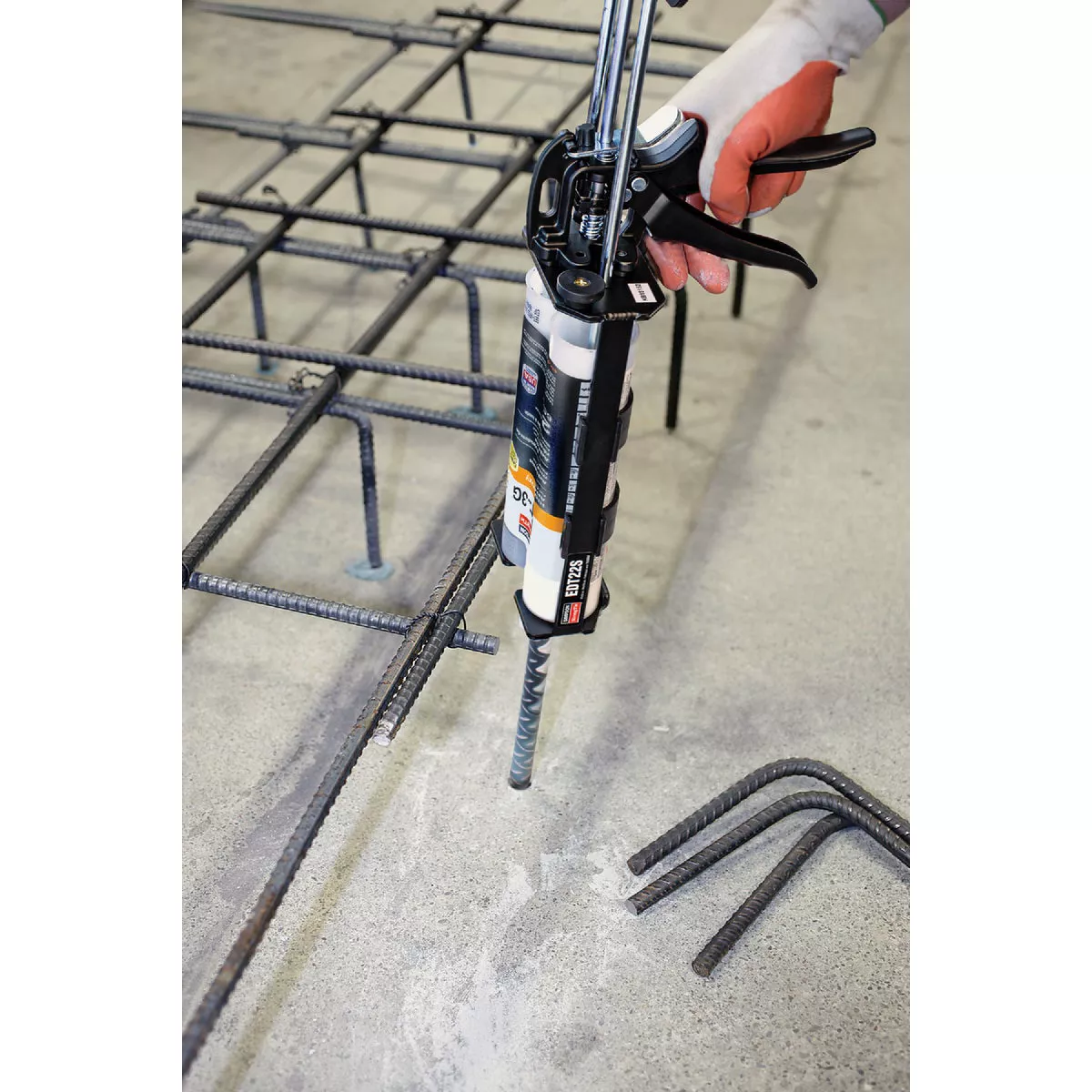 Simpson Strong-Tie 22 Oz. High-Strength Epoxy Adhesive with Nozzle & Extension - photo 7