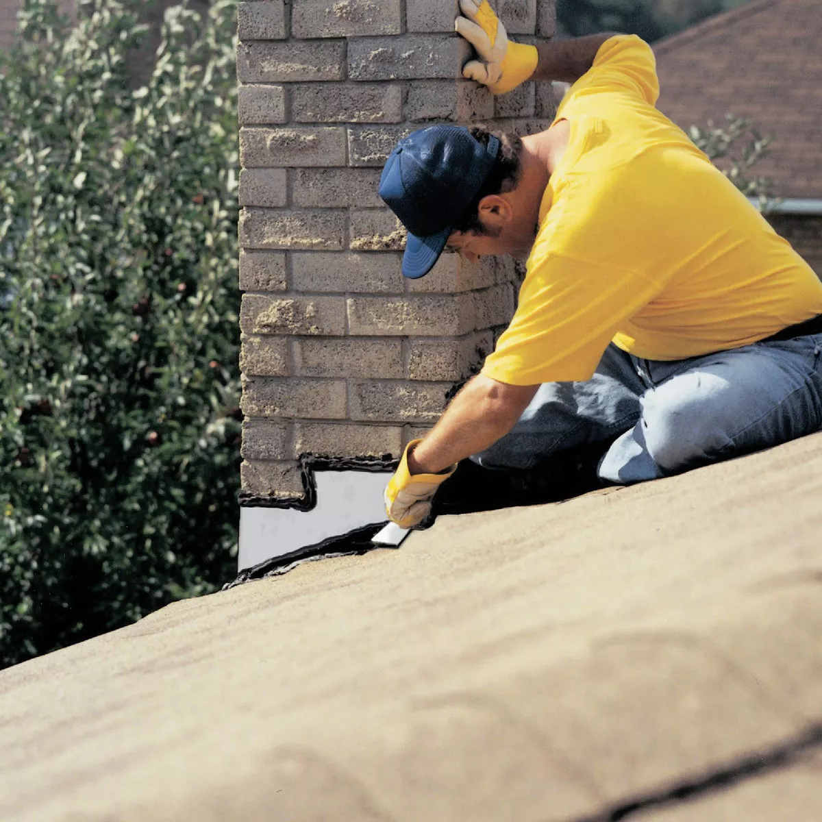 Henry 5 Gal. Plastic Roof Cement and Patching Sealant - photo 2