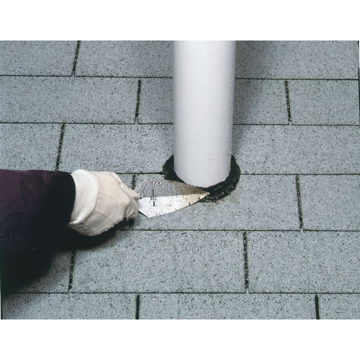 Henry Wet Patch 1 Gal. Roof Cement and Patching Sealant Do it Best