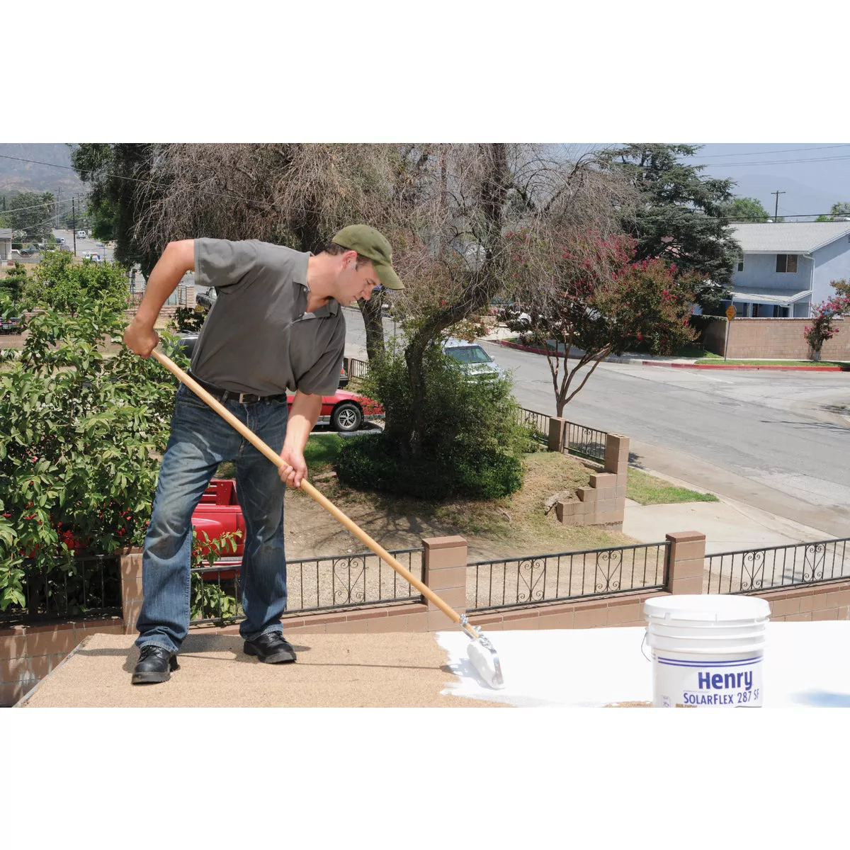 Henry SolarFlex 5 Gal. White Acrylic Latex Elastomeric Roof Coating - photo 4