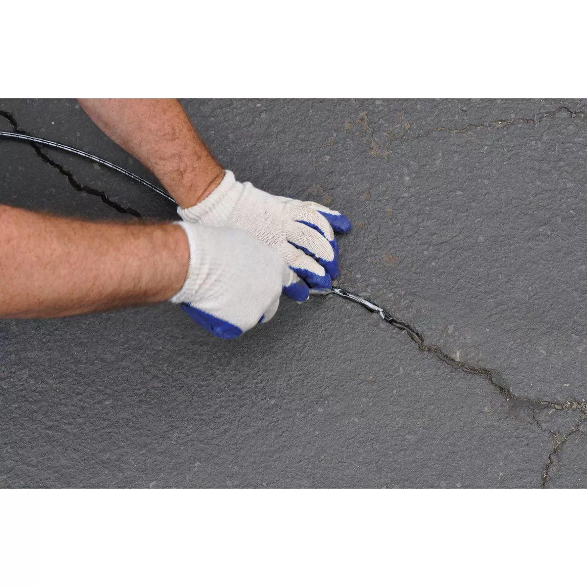 Latex-ite Pli-Stix 30 Ft. Driveway Crack and Joint Filler - photo 3