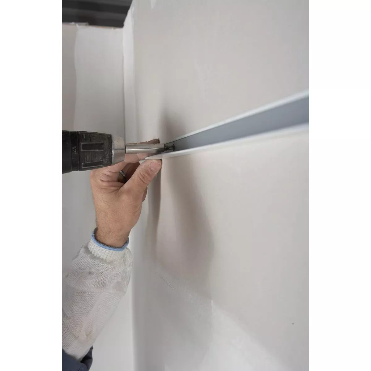 Donn 12 Ft. x 7/8 in. White Steel Ceiling Wall Molding - photo 4