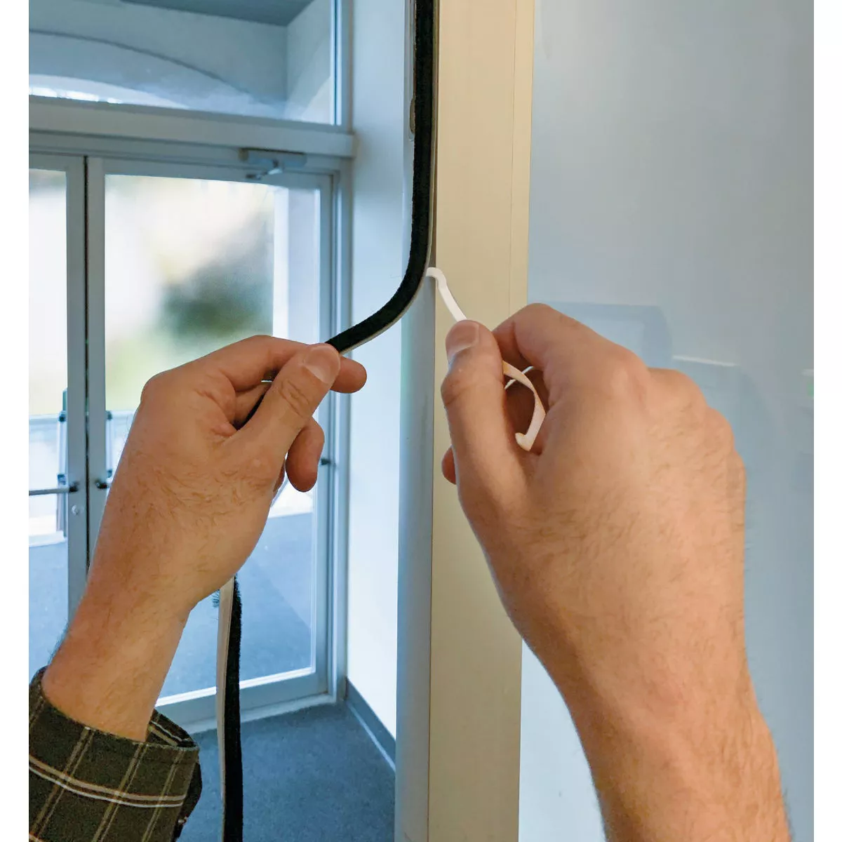 Frost King 1/4 In. x 3/8 In. x 17 Ft. Brush Pile Self-Stick Weatherseal - photo 6