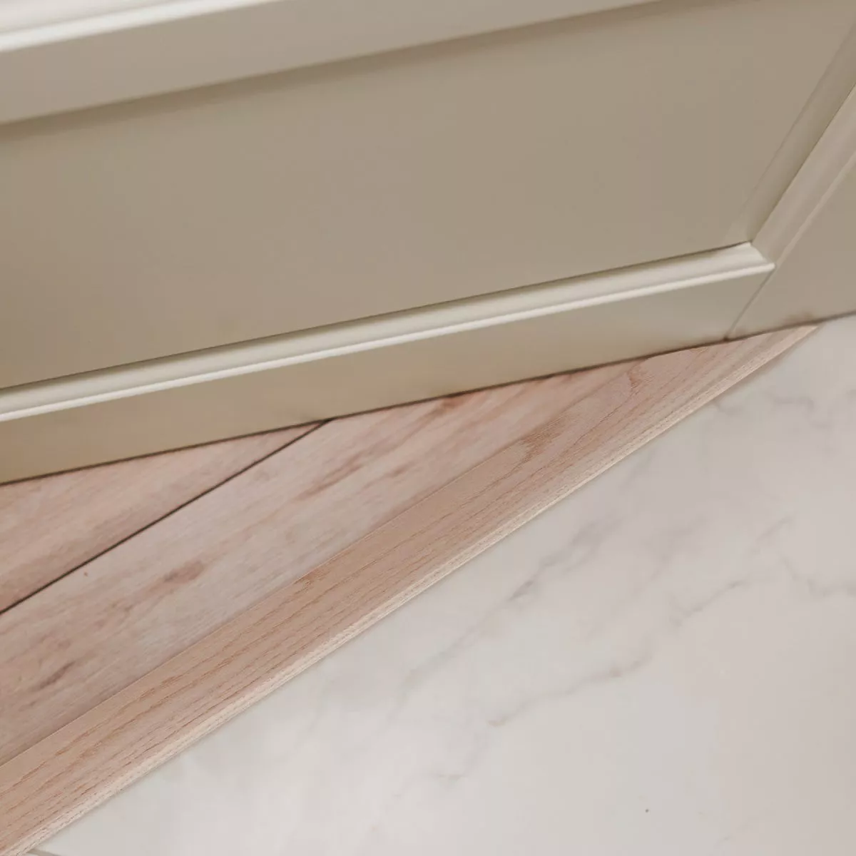 M-D Building Products 3 In. x 3/8 In. x 36 In. Natural Hardwood Flat-Profile Threshold for Doorways - photo 5