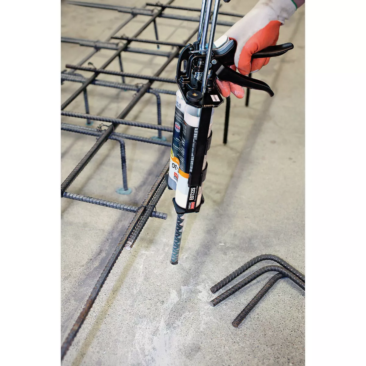 Simpson Strong-Tie 22 Oz. Epoxy Adhesive Cartridge with Nozzle & Extension - photo 2