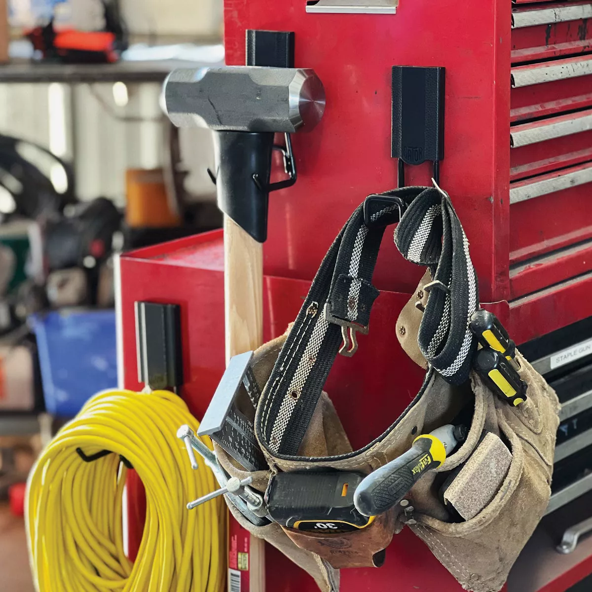 Gator Magnetics MIDI 2.5 In. Black Closed Magnetic Hook, 25 Lb. Capacity - photo 5