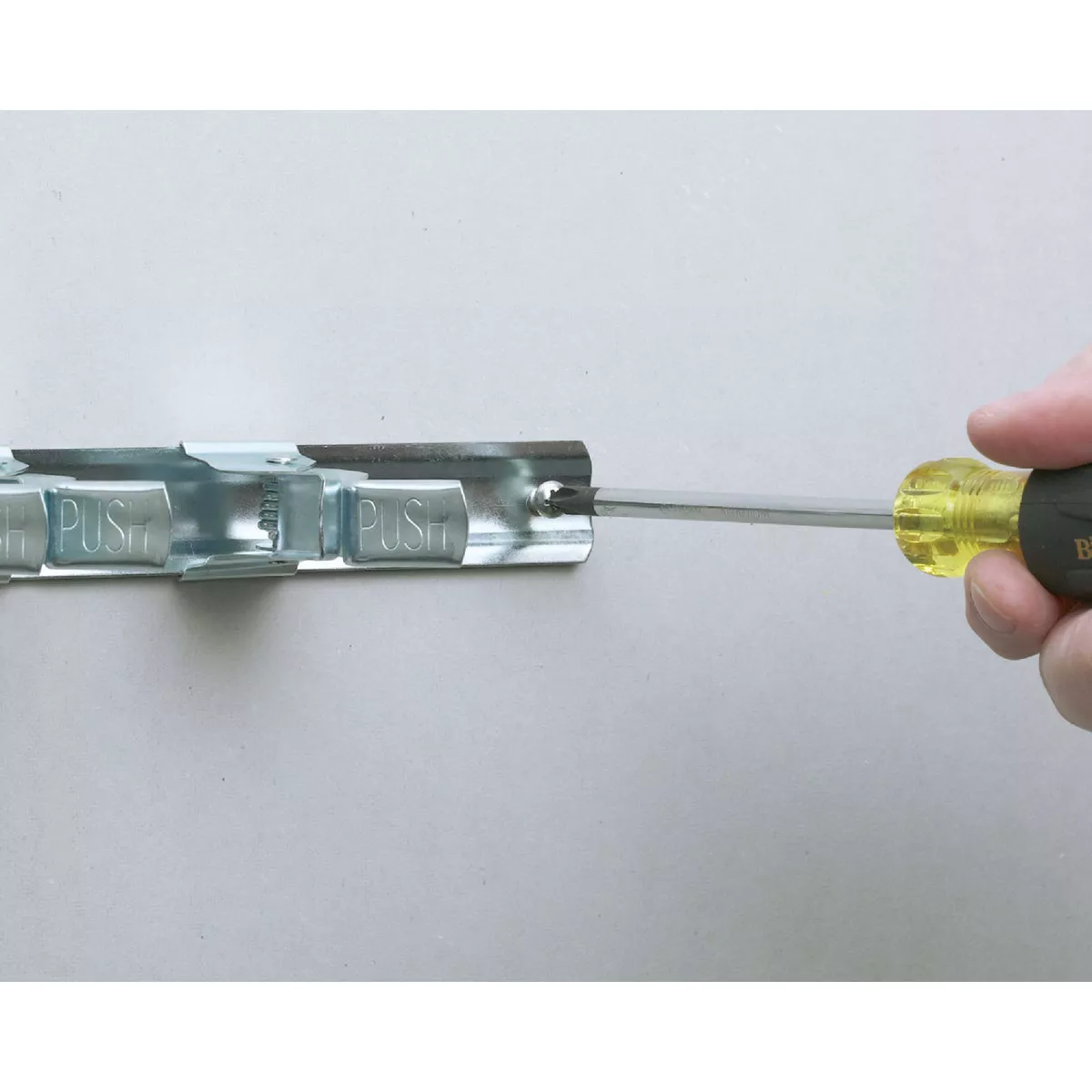 Rust-Resistant 8 In. 3-Spring Clip Organizer - photo 6