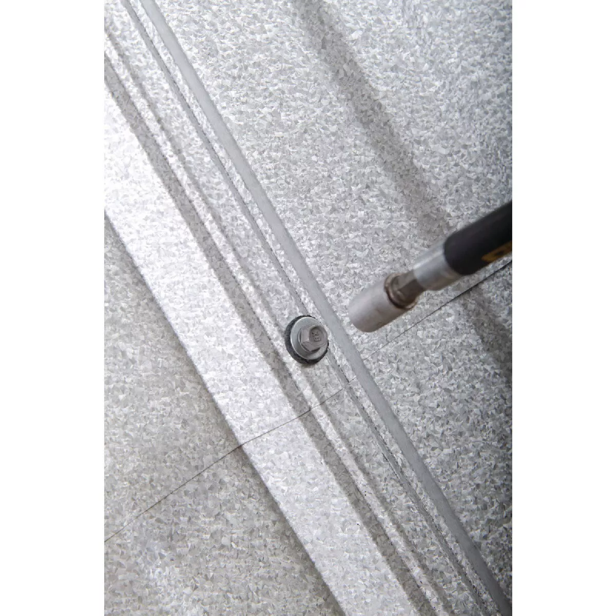 Teks #9 x 1 In. Hex Washer Head Sharp Point Metal to Wood Roofing Screw (700 Ct.) - photo 3