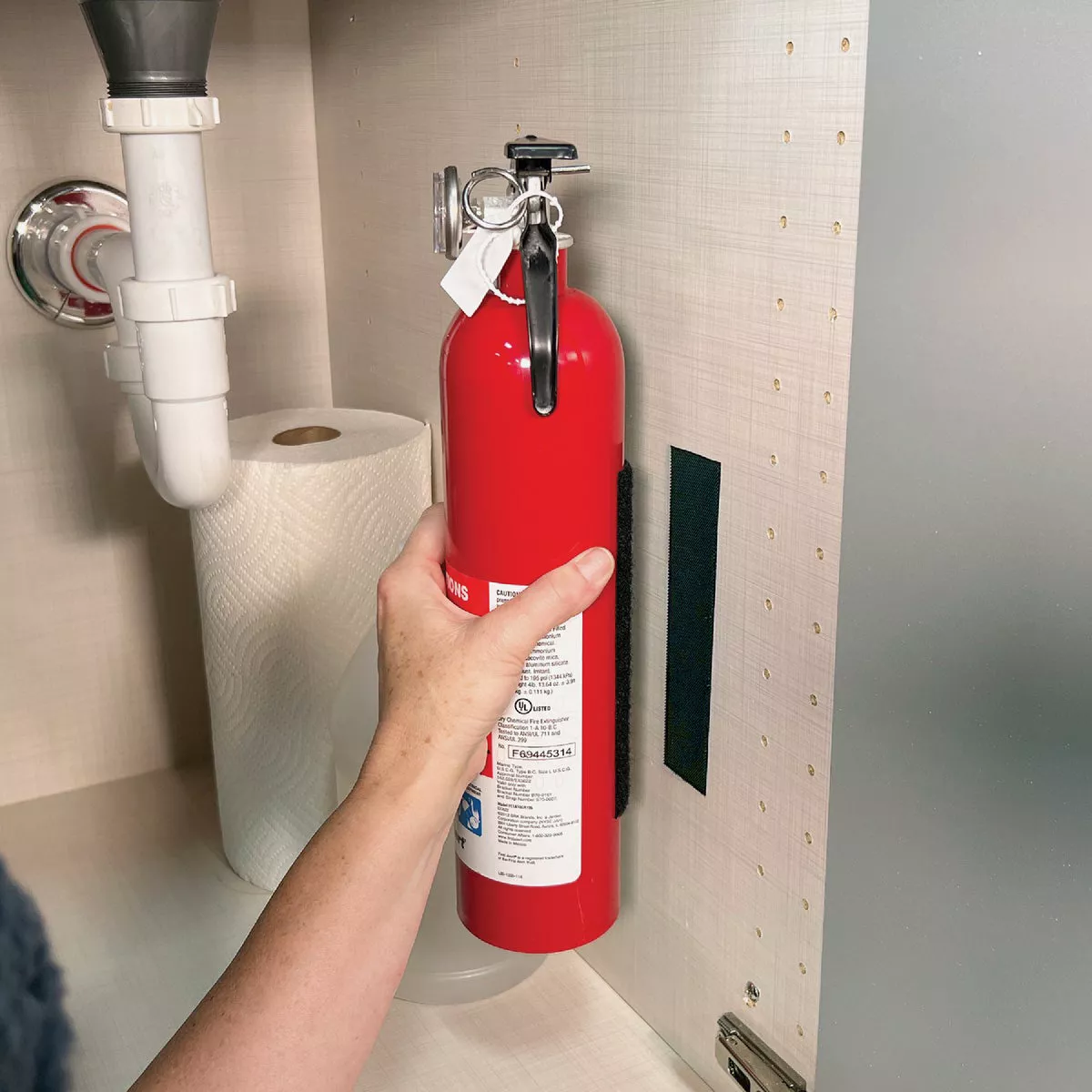 Wrap-It Storage Stick 'Em 2 In. x 4 Ft. Industrial Strength Black Hook & Loop Roll - photo 4